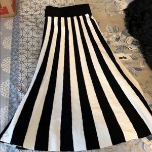 Beautiful black and white knit skirt